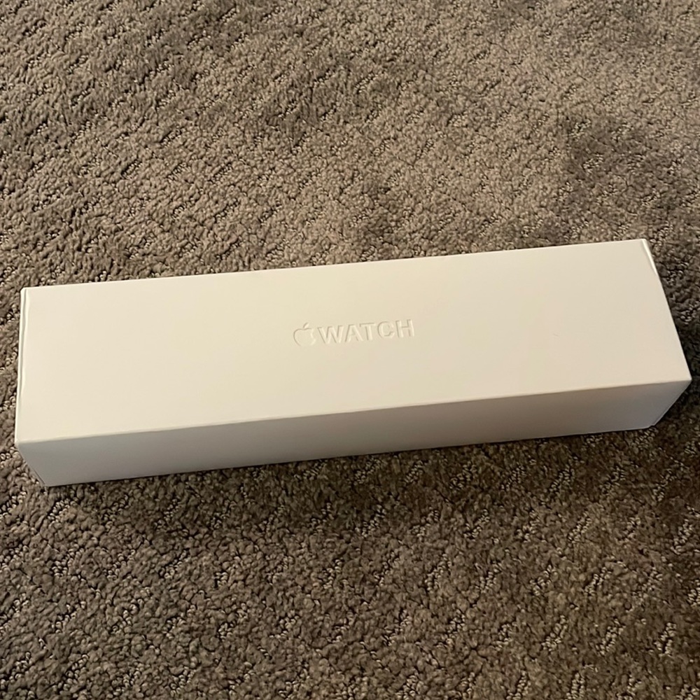 Series 4 Apple Watch 40MM Silver with white sport band